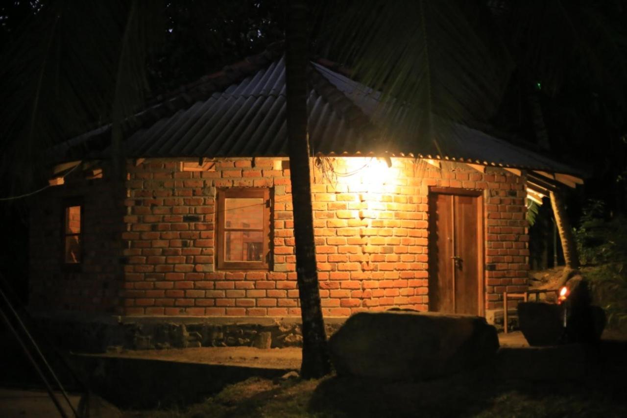 Hidden Well Hiriketiya Hostel Dikwella Ngoại thất bức ảnh
