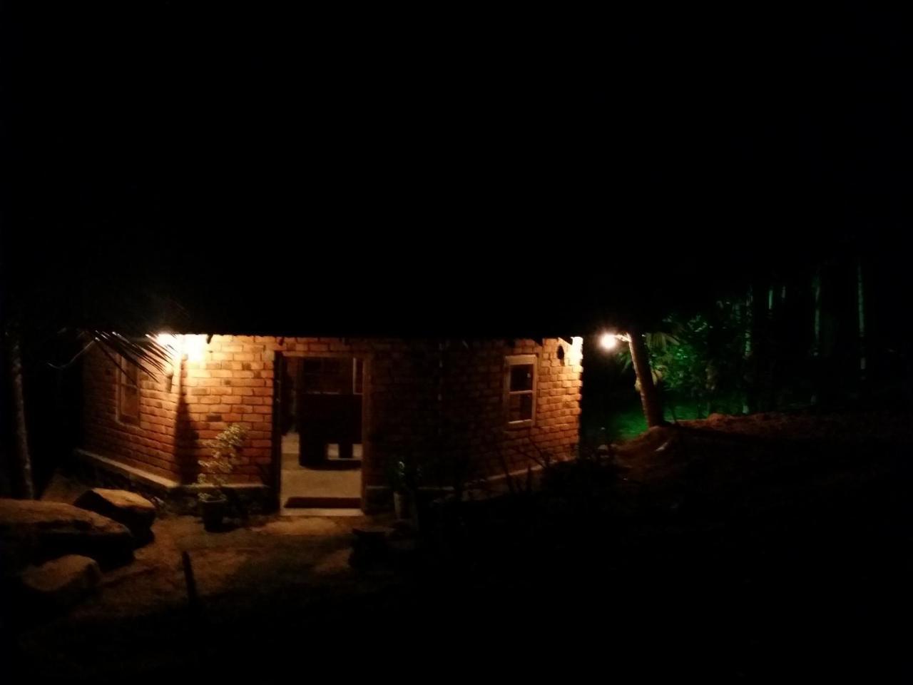 Hidden Well Hiriketiya Hostel Dikwella Ngoại thất bức ảnh